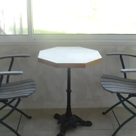 Les Glycines Couette-café