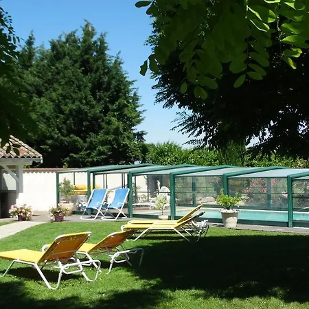 Couette-café Les Glycines 3*